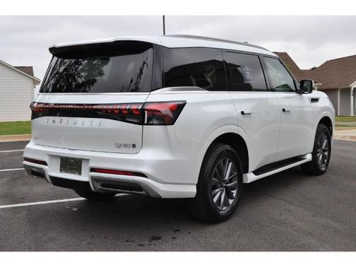 2025 INFINITI QX80 PURE