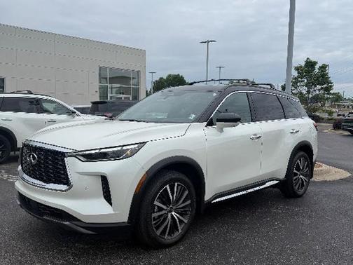 Majestic White / Black Obsidian 2025 INFINITI QX60 AUTOGRAPH