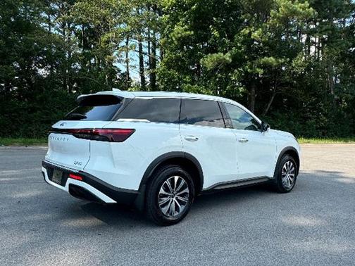 2025 INFINITI QX60 PURE