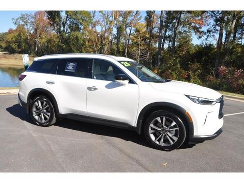 2025 INFINITI QX60 LUXE