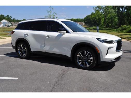Majestic White 2023 INFINITI QX60 LUXE