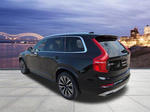2021 Volvo XC90 T6 Momentum