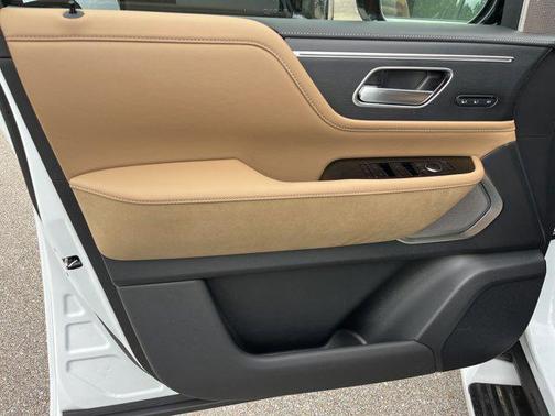 2025 INFINITI QX80 SENSORY AWD