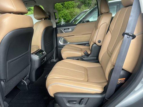 2025 INFINITI QX80 SENSORY AWD