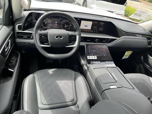 2025 INFINITI QX80 Luxe