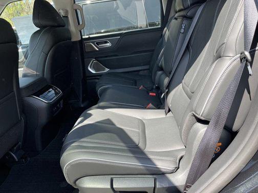 2025 INFINITI QX80 SENSORY AWD