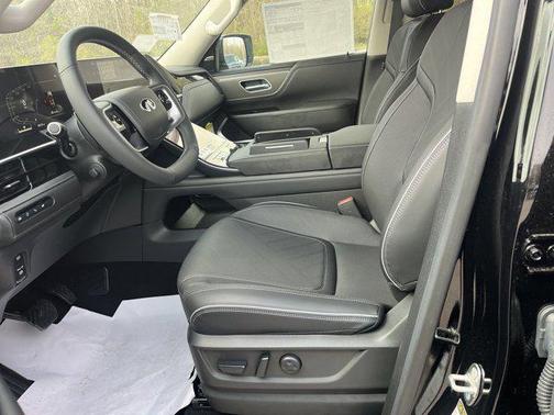 2025 INFINITI QX80 Luxe