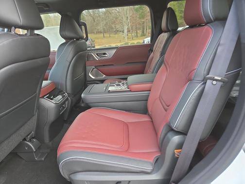 Radiant White 2026 INFINITI QX80 AUTOGRAPH