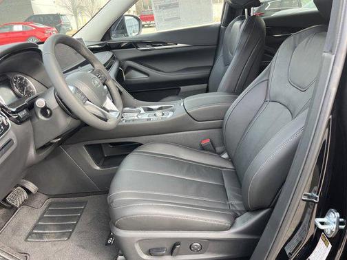 2025 INFINITI QX60 Pure