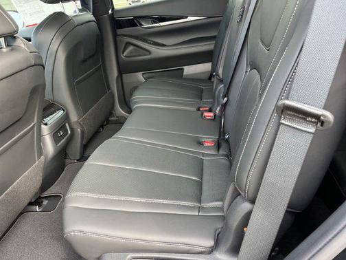 2025 INFINITI QX60 Pure