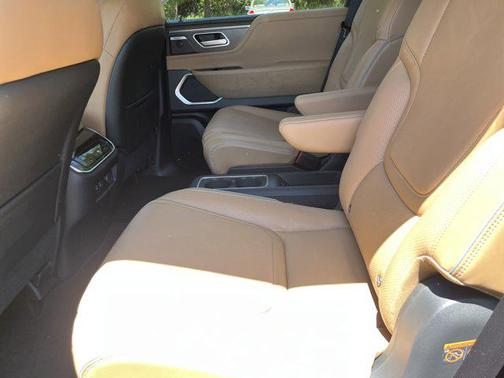 2025 INFINITI QX80 Luxe