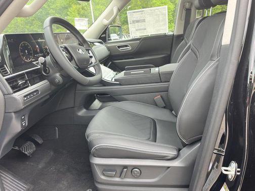 2025 INFINITI QX80 Luxe