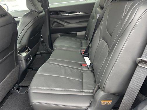 2025 INFINITI QX60 Pure