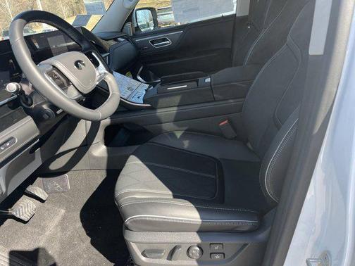 2025 INFINITI QX80 SENSORY AWD
