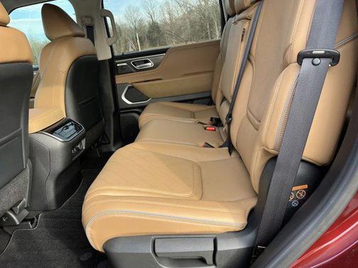 2025 INFINITI QX80 Luxe