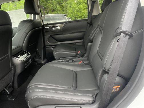 2025 INFINITI QX80 PURE