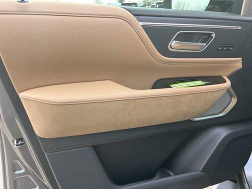 2025 INFINITI QX80 SENSORY AWD