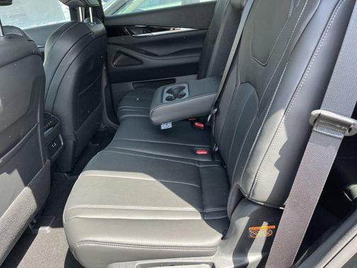 2025 INFINITI QX60 Pure