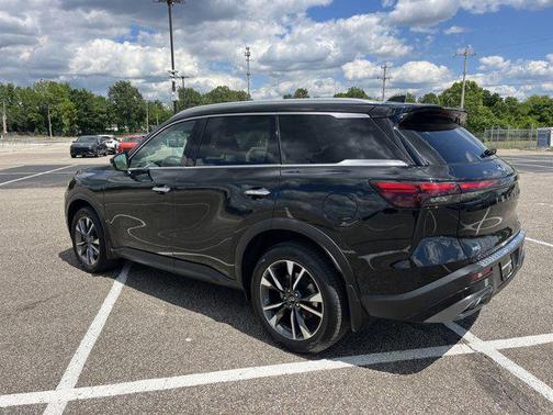 2022 INFINITI QX60 Luxe