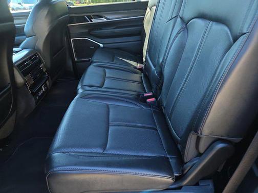 2024 Jeep Wagoneer L Series II 4x2