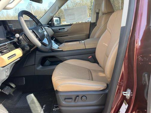 2025 INFINITI QX80 Luxe