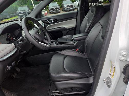 Bright White Clearcoat 2025 Jeep Compass Limited