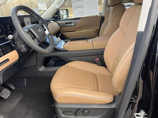 2025 INFINITI QX80 Luxe