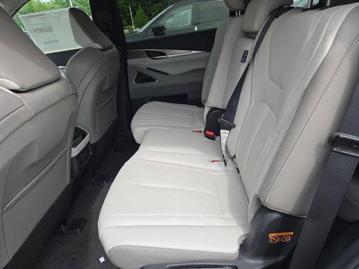 Radiant White 2027 INFINITI QX60 LUXE AWD