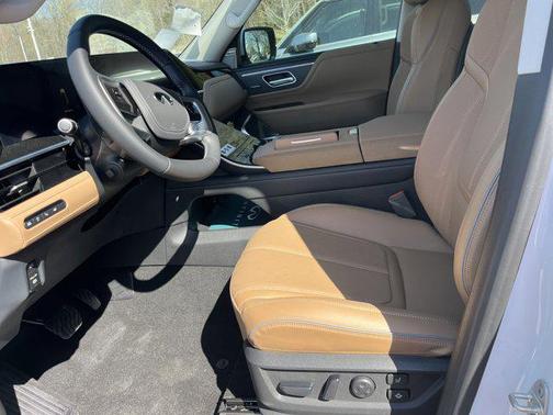 2025 INFINITI QX80 SENSORY AWD