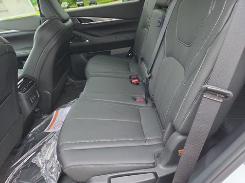 Radiant White 2027 INFINITI QX60 LUXE AWD