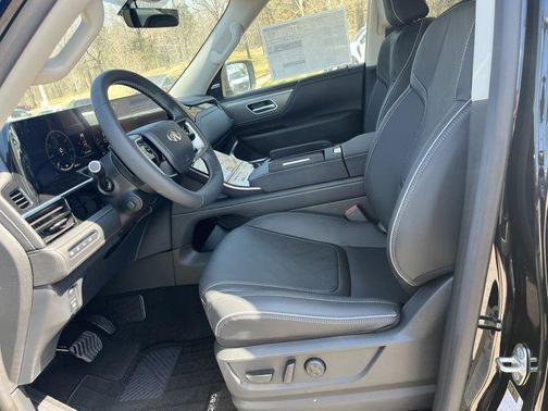 2025 INFINITI QX80 Luxe