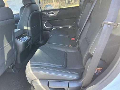 2025 INFINITI QX80 Luxe