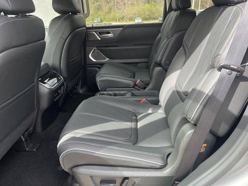 2025 INFINITI QX80 SENSORY AWD
