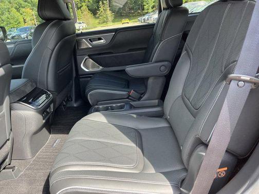 2025 INFINITI QX80 SENSORY AWD