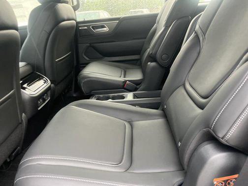 2025 INFINITI QX80 PURE
