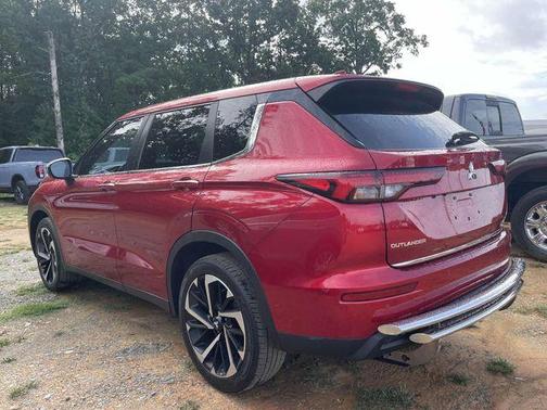 2022 Mitsubishi Outlander ES