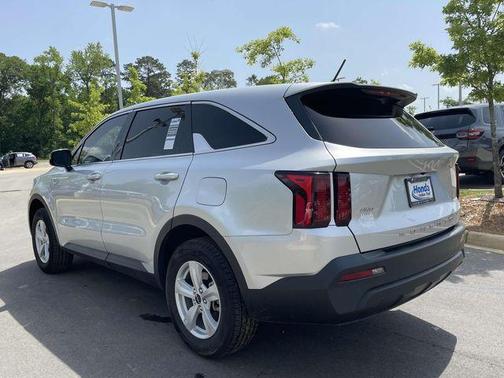 2022 Kia Sorento LX