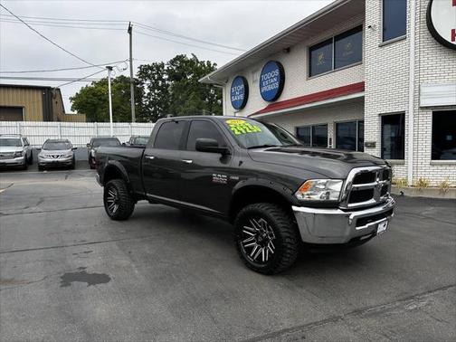2017 RAM 2500 SLT 4x4 4dr Crew Cab 6.3 ft. SB Pickup