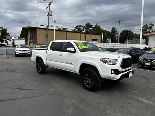 2023 Toyota Tacoma SR5