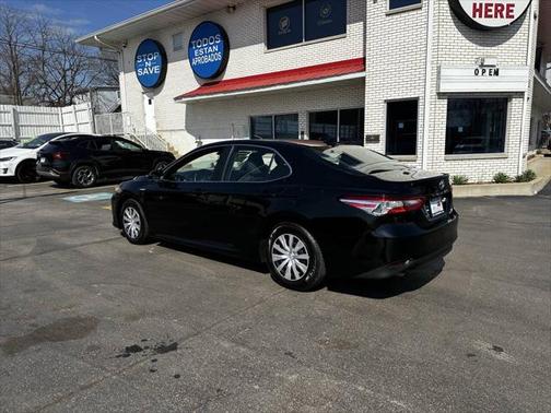 2019 Toyota Camry Hybrid SE