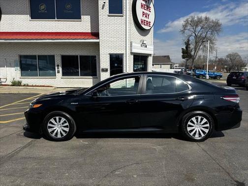 2019 Toyota Camry Hybrid SE