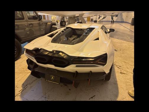 2024 Lamborghini Revuelto Coupe