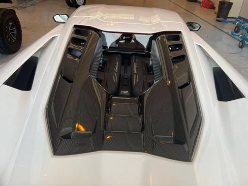 2024 Lamborghini Revuelto Coupe