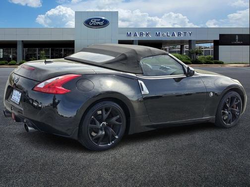 Magnetic Black Metallic 2014 Nissan 370Z Touring