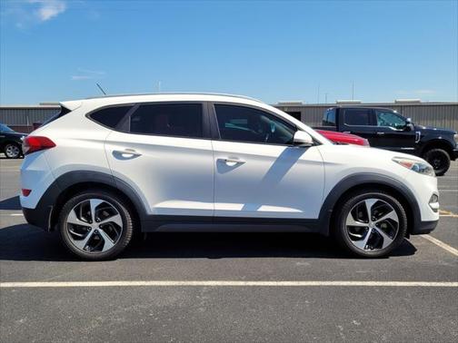 2016 Hyundai TUCSON Sport