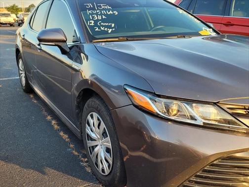 2019 Toyota Camry Hybrid SE