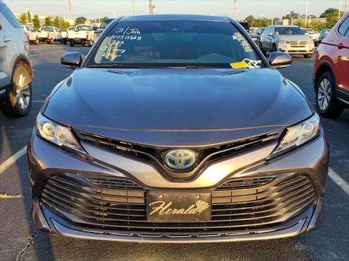 2019 Toyota Camry Hybrid SE