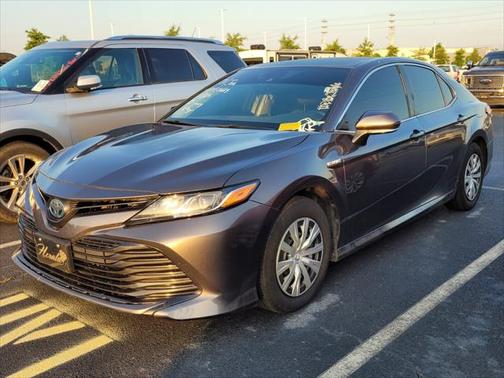 2019 Toyota Camry Hybrid SE