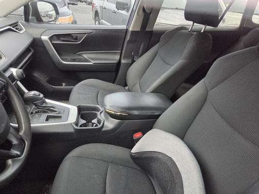 Midnight Black Metallic 2019 Toyota RAV4 LE