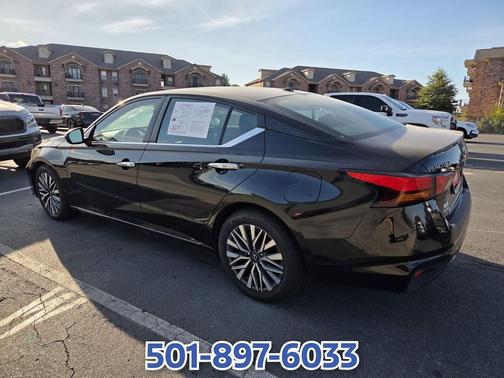 Super Black Clearcoat 2025 Nissan Altima 2.5 SV